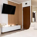 Lora\'S Apartment