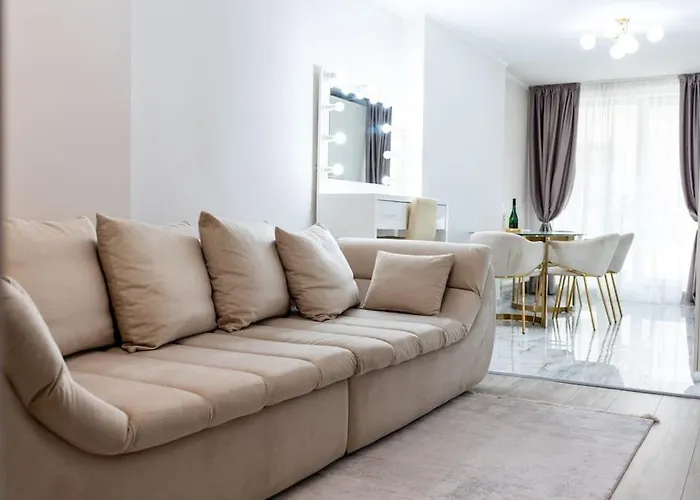 Lora\'S Apartment
